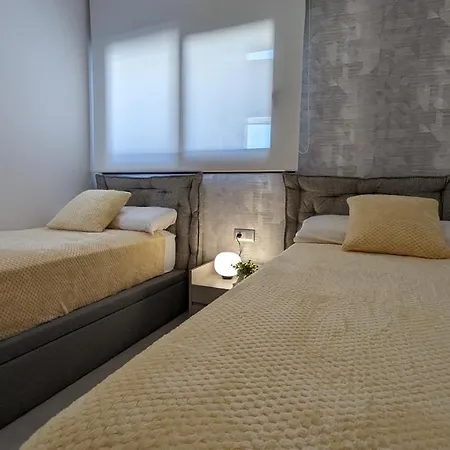 アパート Sunset Cliffs Stylish ベニドルム