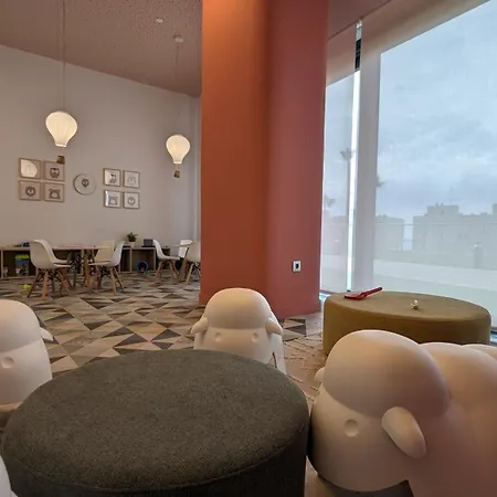 アパート Sunset Cliffs Stylish ベニドルム